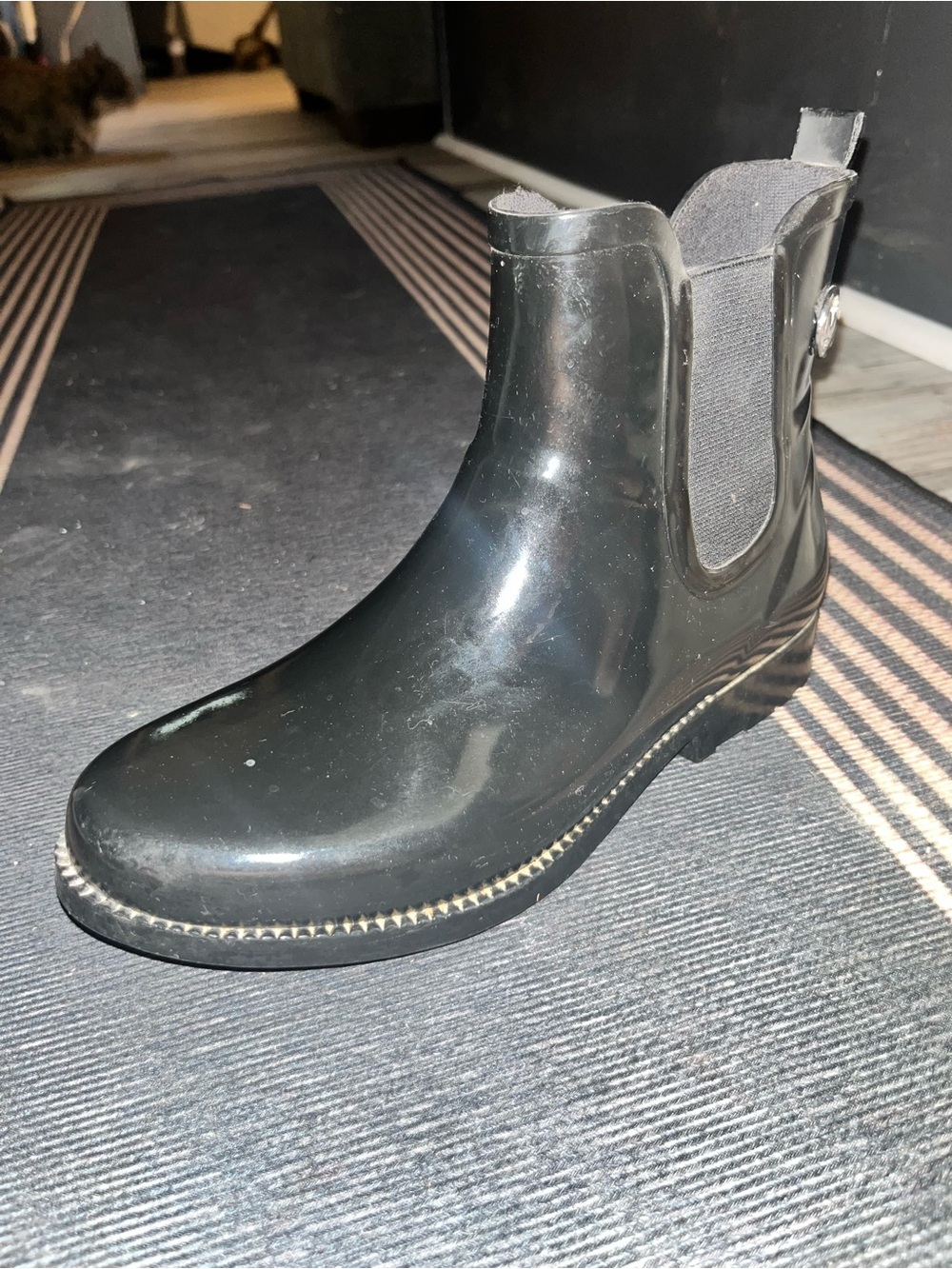 Women’s Black michael kors Chelsea Rain Boot - Sleek Waterproof Ankle Boot
